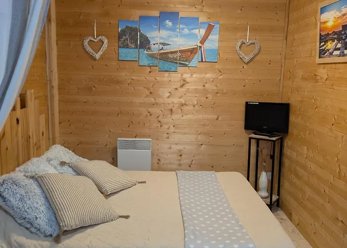 Bois Avec Jardinet 度假居 *