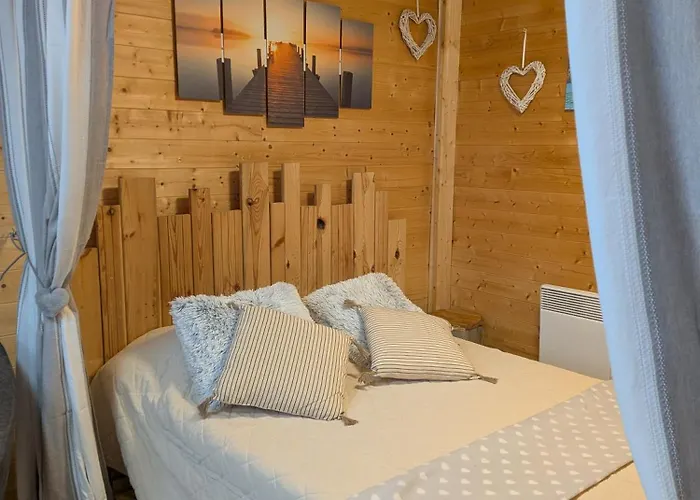 Bois Avec Jardinet *